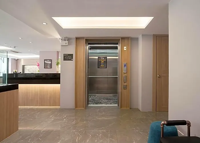 Отель T2 The Portal Sukhumvit 4*